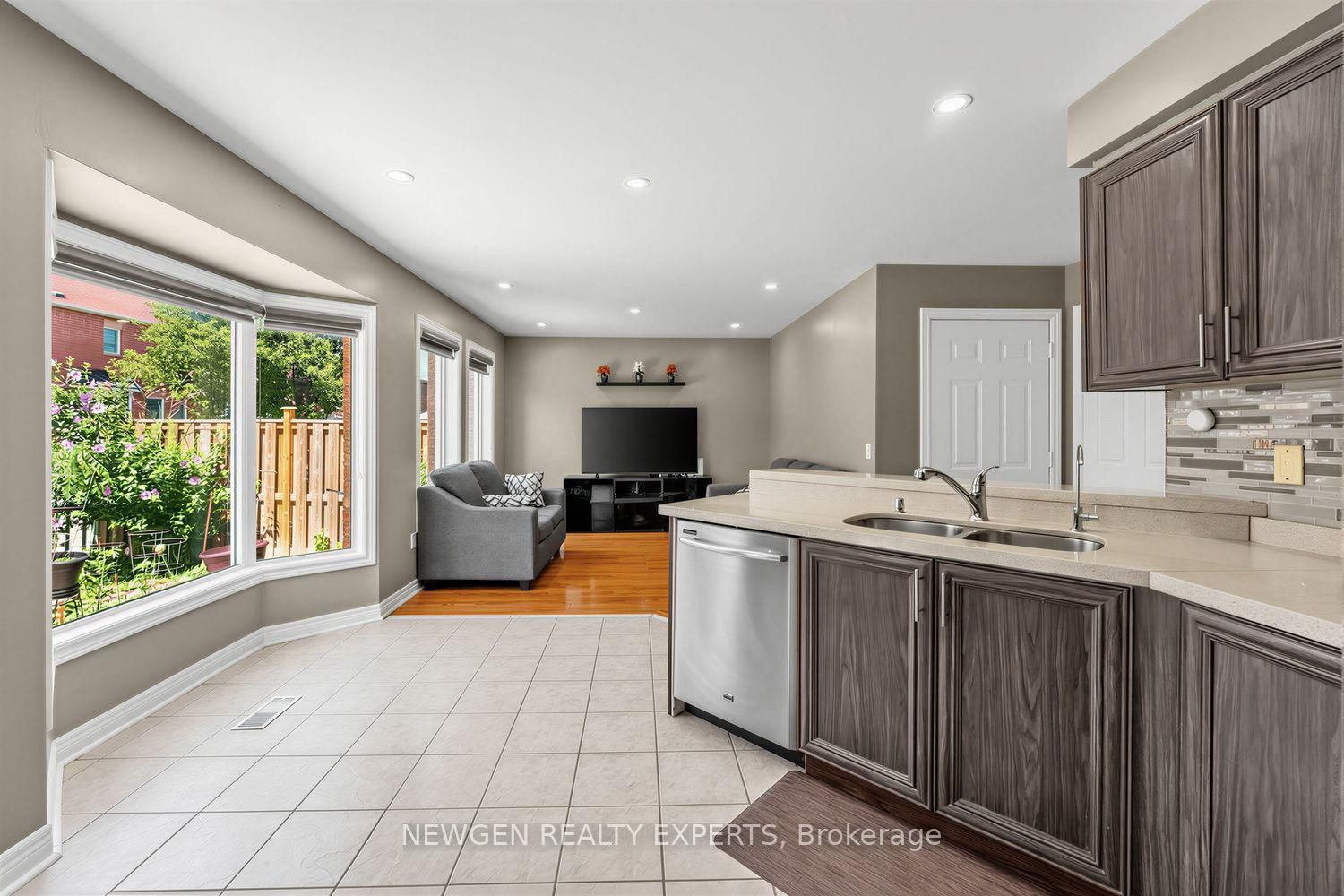 10 Checkerberry Crescent • Brampton, ON photo 12