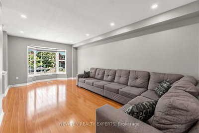 10 Checkerberry Crescent • Brampton, ON photo 5
