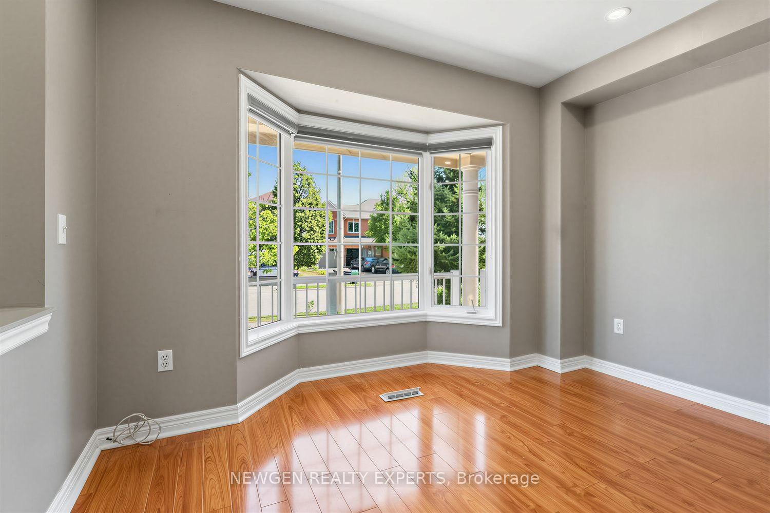 10 Checkerberry Crescent • Brampton, ON photo 6