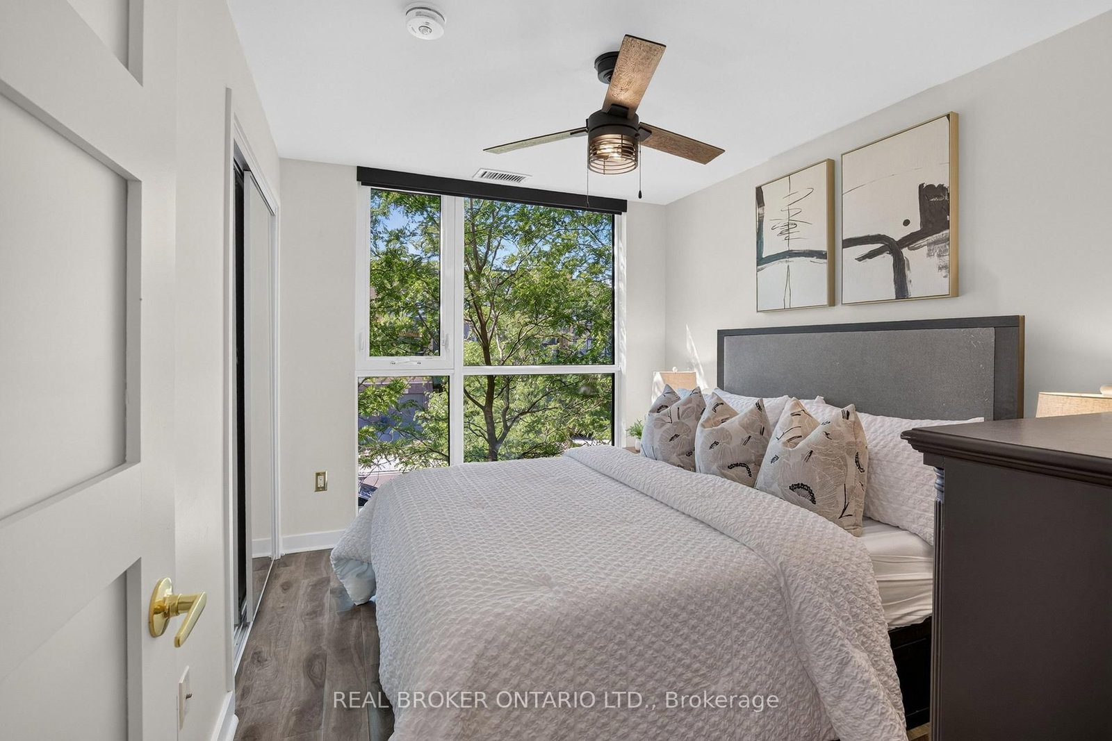 168 Sabina Drive • #14 • Oakville, ON photo 14
