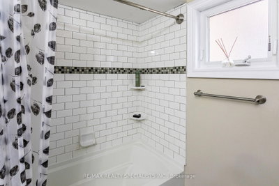 6343 Alderwood Mississauga,ON L5N 6X1 — Photo 31
