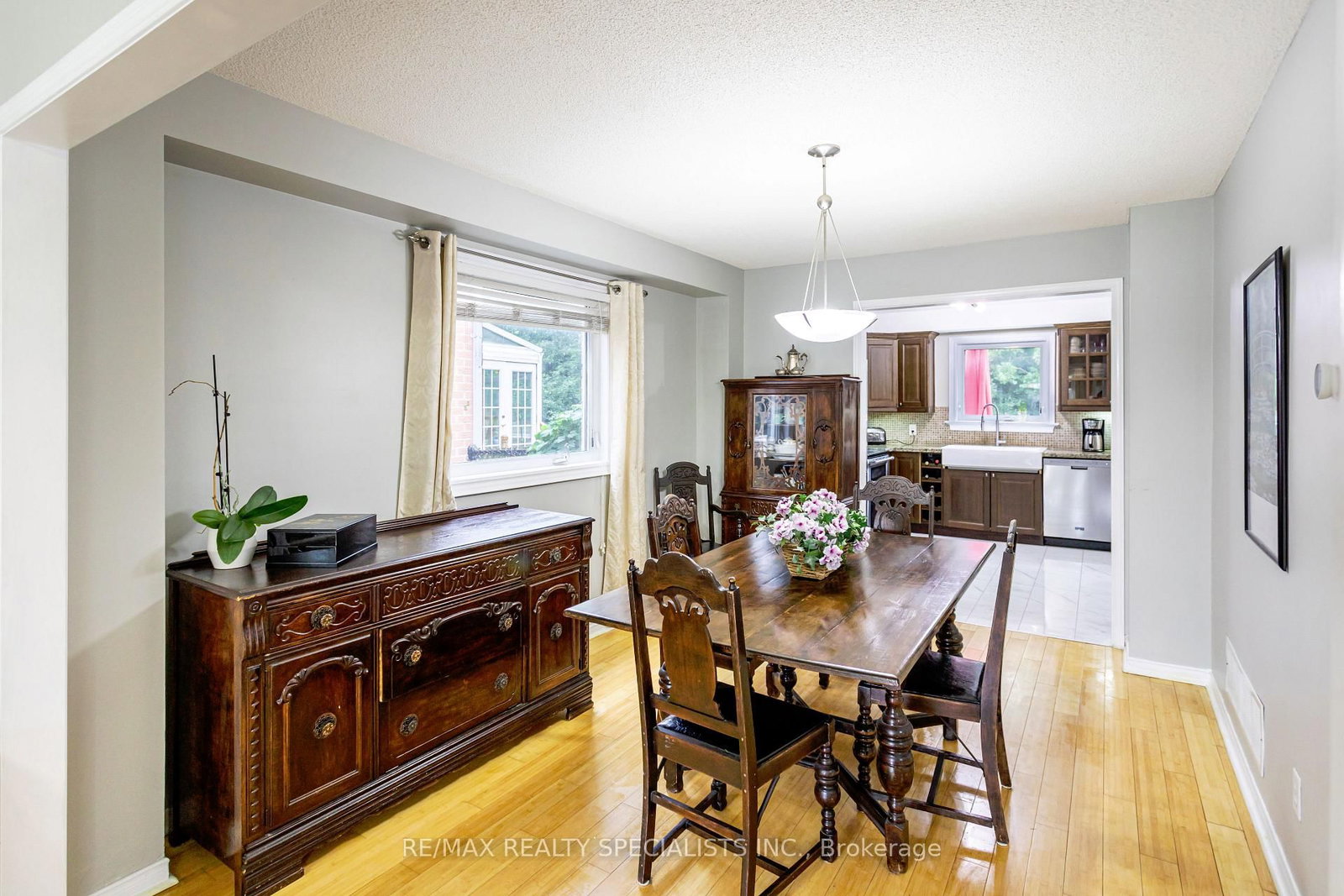 6343 Alderwood Trail • Mississauga, ON photo 8