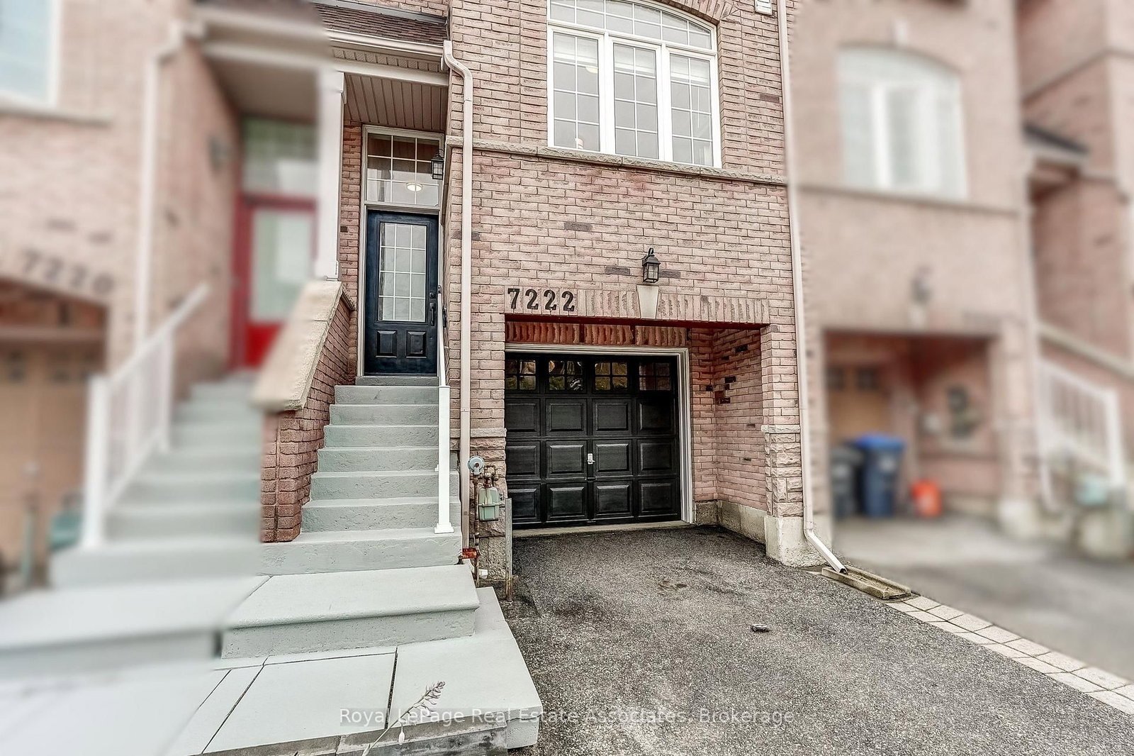 7222 Deanlee Court • Mississauga, ON photo 3
