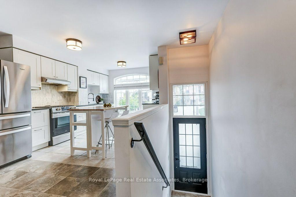 7222 Deanlee Court • Mississauga, ON photo 4
