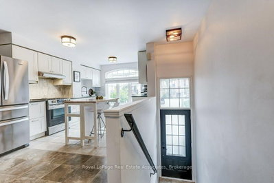 7222 Deanlee Court • Mississauga, ON photo 4
