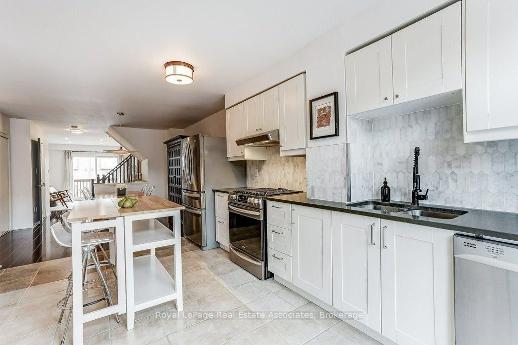 7222 Deanlee Court • Mississauga, ON photo 6