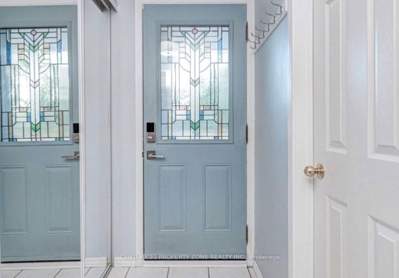6 Roehampton Crescent W