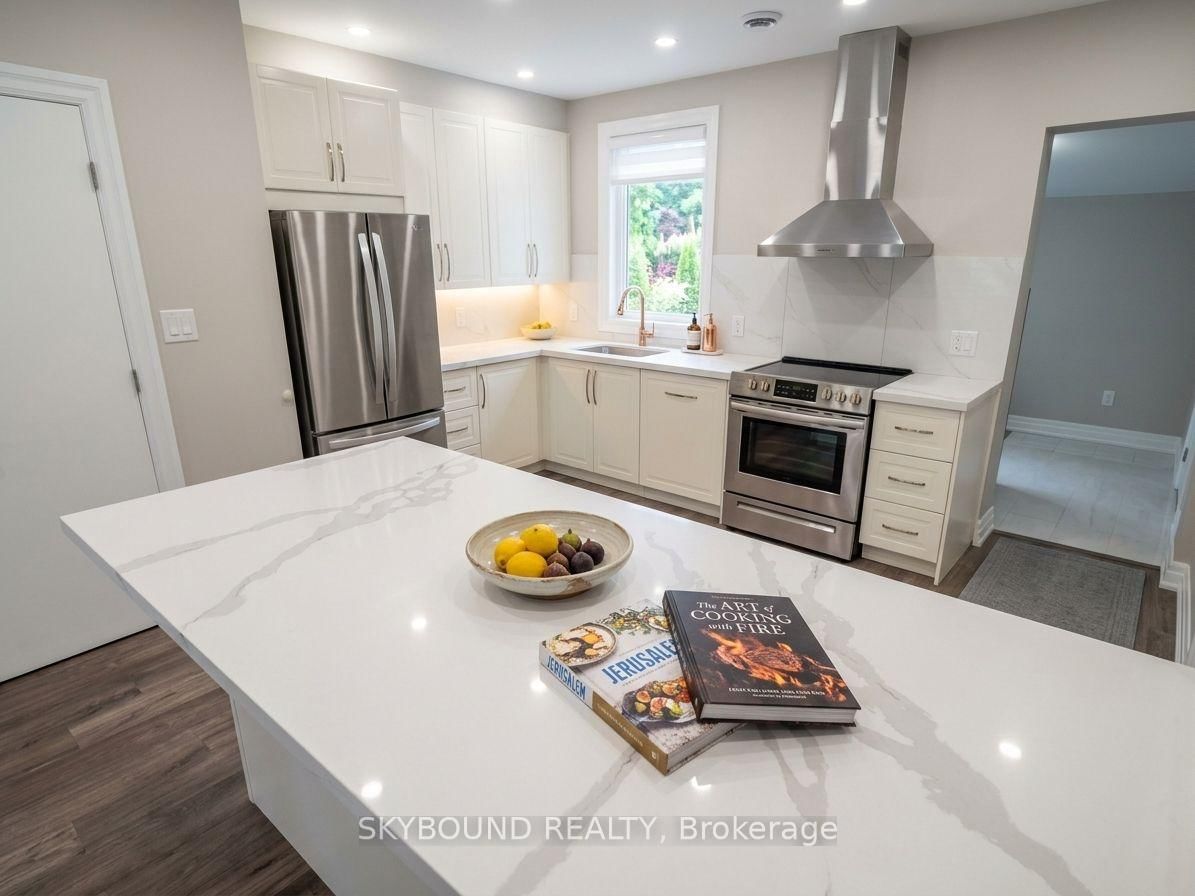 Upper - 50 Beaver Avenue, Toronto 3
