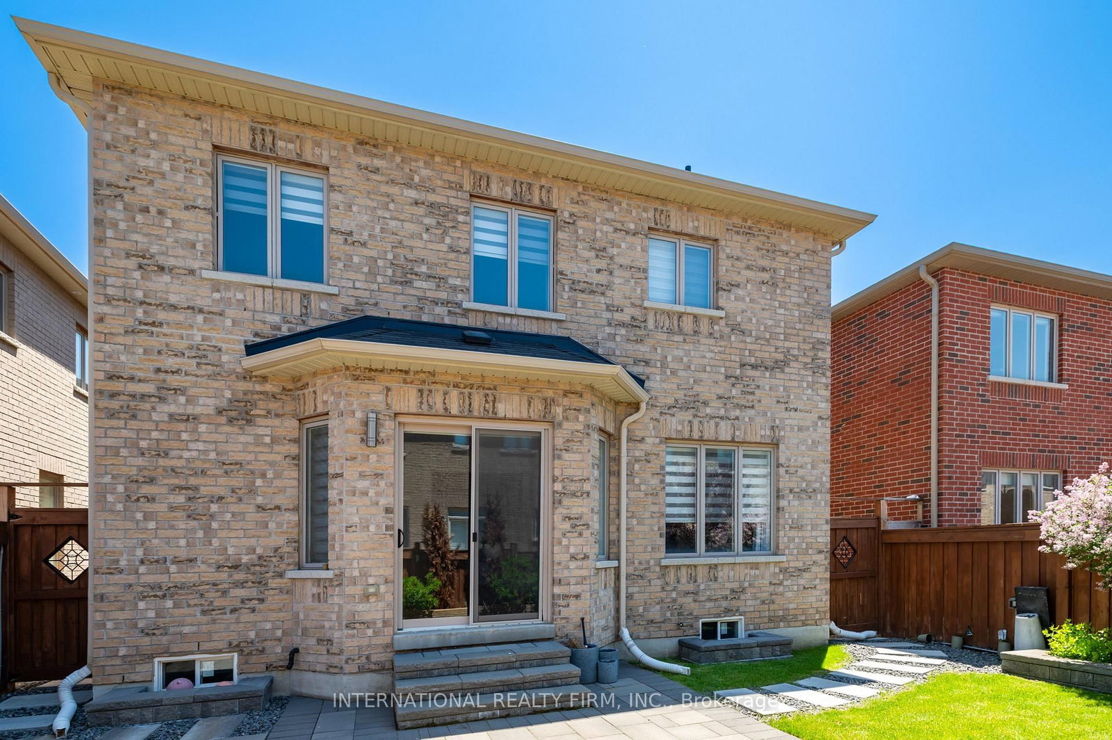 233 Etheridge Avenue • Milton, ON photo 22