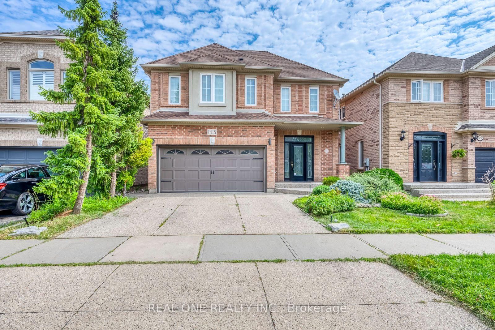 1418 Gulledge Trail • Oakville, ON photo 1