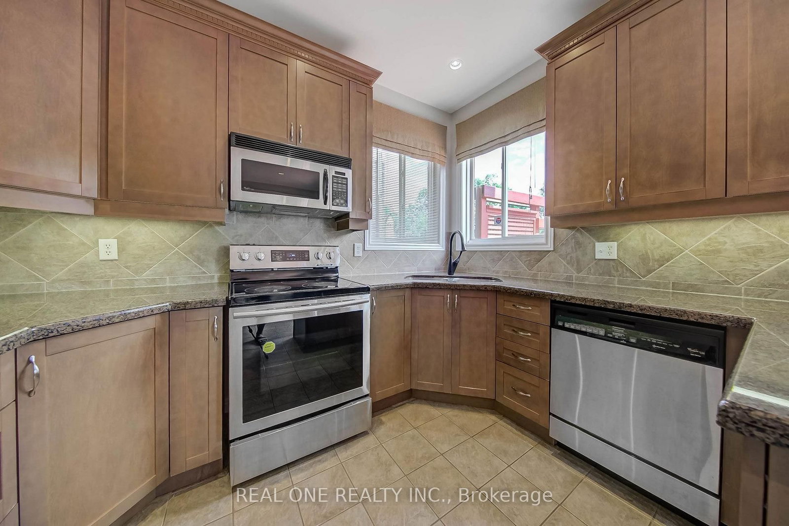 1418 Gulledge Trail • Oakville, ON photo 23