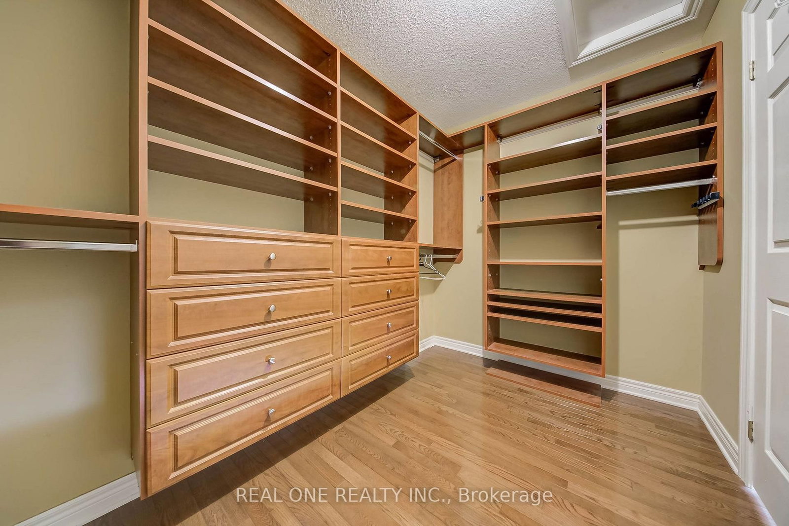1418 Gulledge Trail • Oakville, ON photo 33