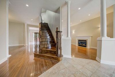 1418 Gulledge Trail • Oakville, ON photo 8