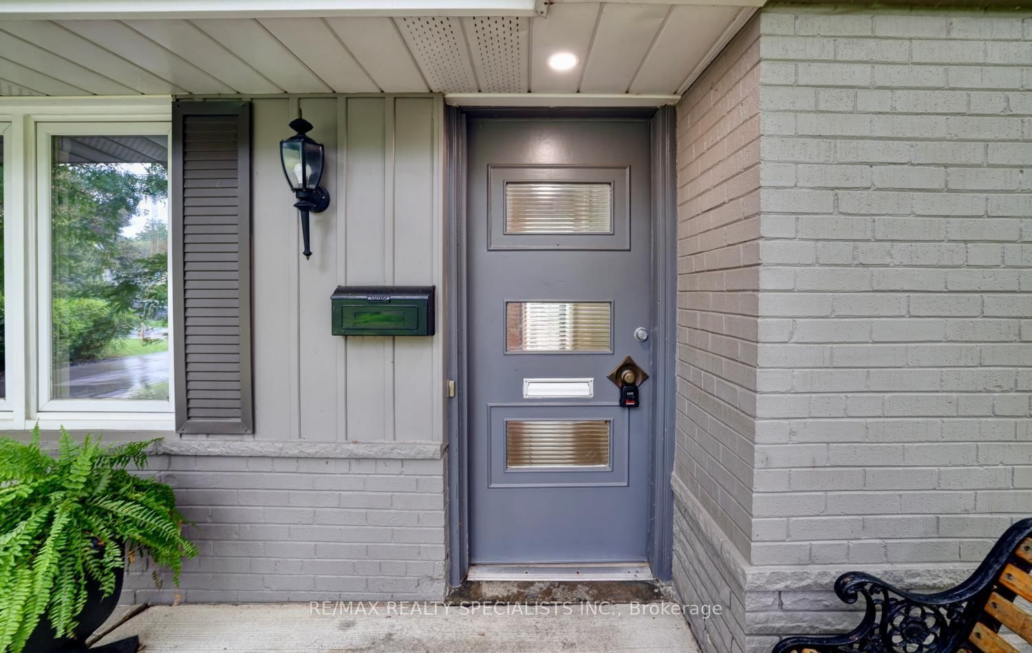 1589 Crediton Parkway • Mississauga, ON photo 4