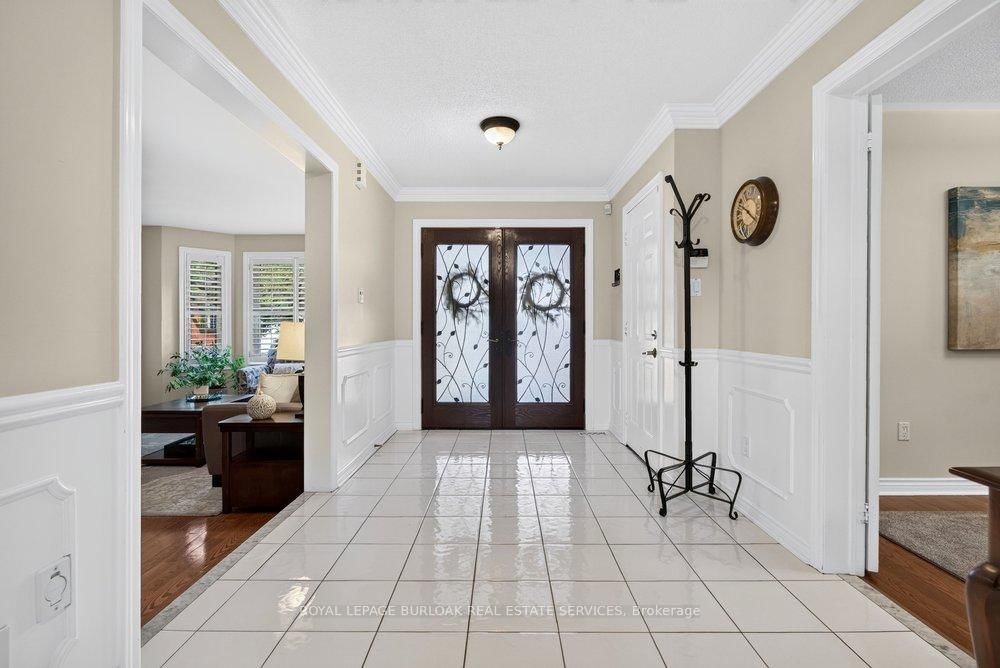 3334 Trelawny Circle • Mississauga, ON photo 4