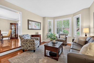 3334 Trelawny Circle • Mississauga, ON photo 5