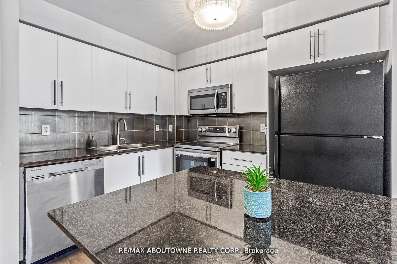 310 Burnhamthorpe Road W • #401 • Mississauga, ON photo 10