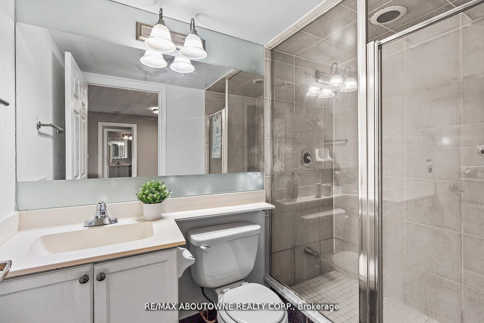 310 Burnhamthorpe Road W • #401 • Mississauga, ON photo 15