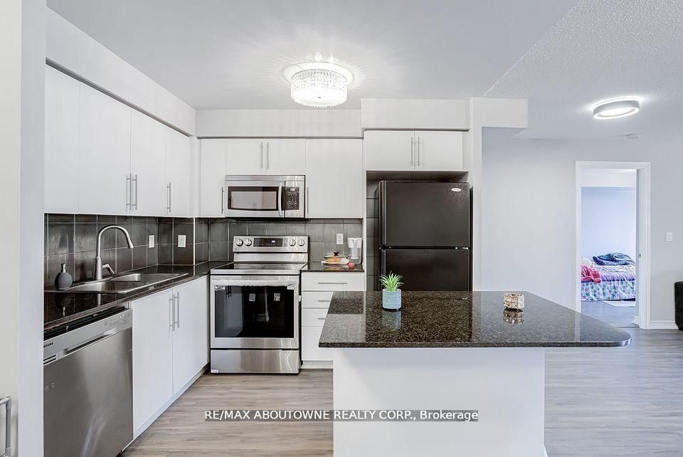 310 Burnhamthorpe Road W • #401 • Mississauga, ON photo 4