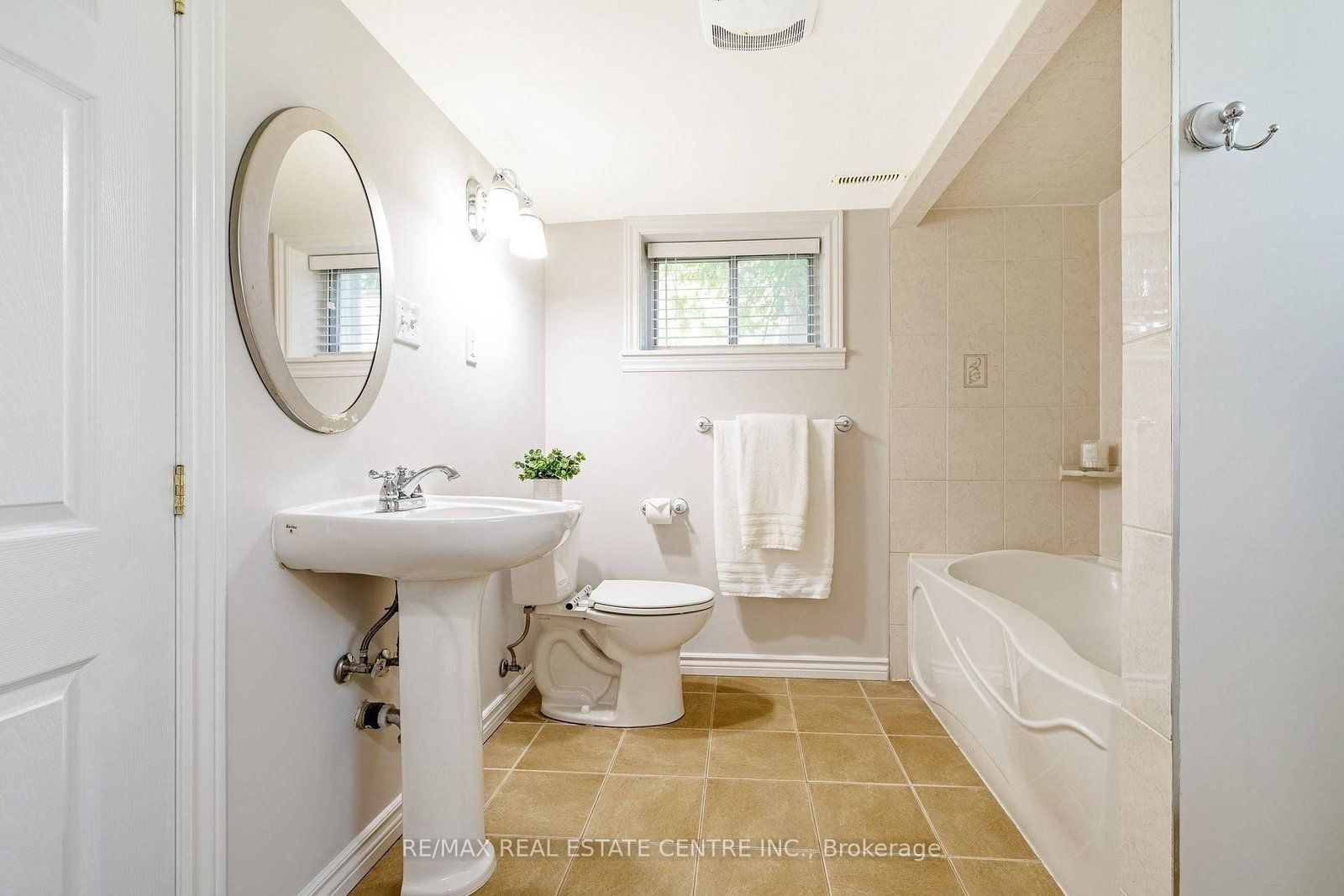 408 Kingsleigh Court • Milton, ON photo 36
