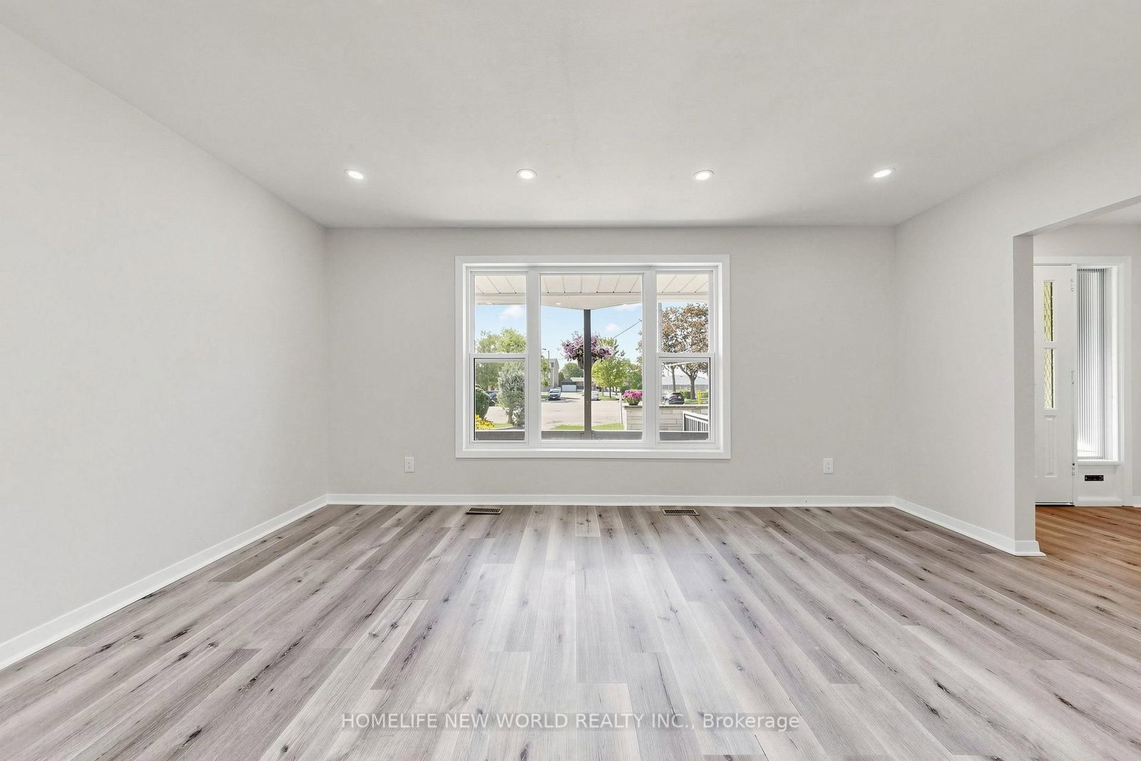 12 Greyfriar Court • Toronto, ON photo 7