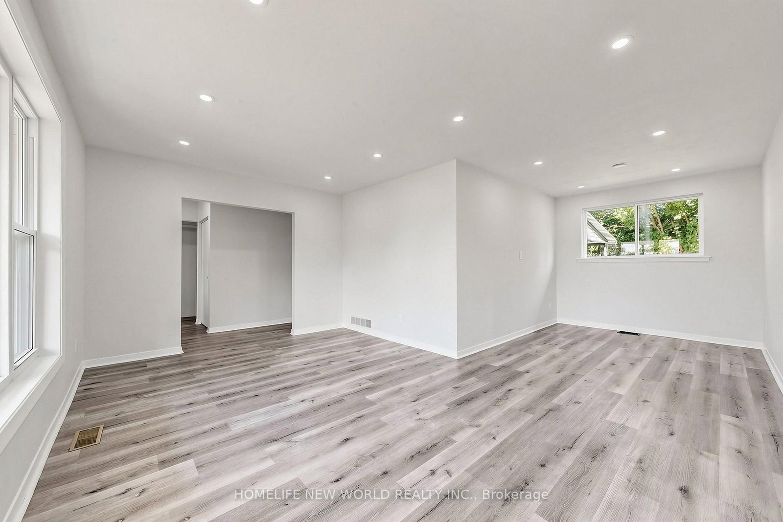 12 Greyfriar Court • Toronto, ON photo 8