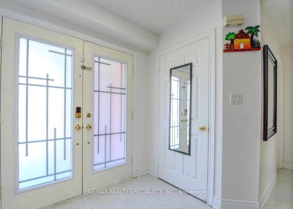 Upper - 6828 Gracefield Drive, Mississauga 3