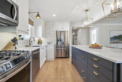 1453 Mountain Grove Avenue • Burlington, ON photo 9