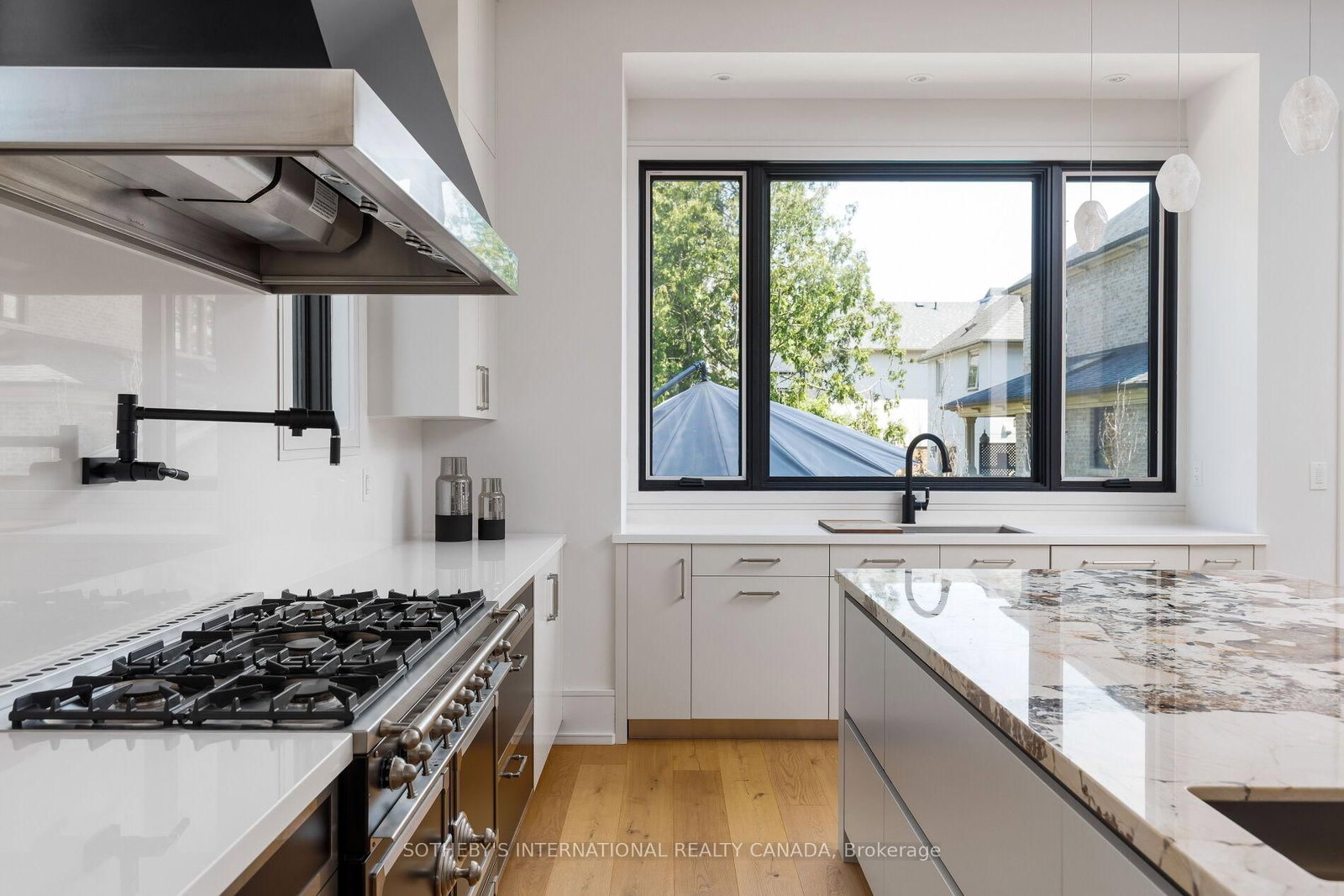 85 Kingsway Crescent • Toronto, ON photo 13