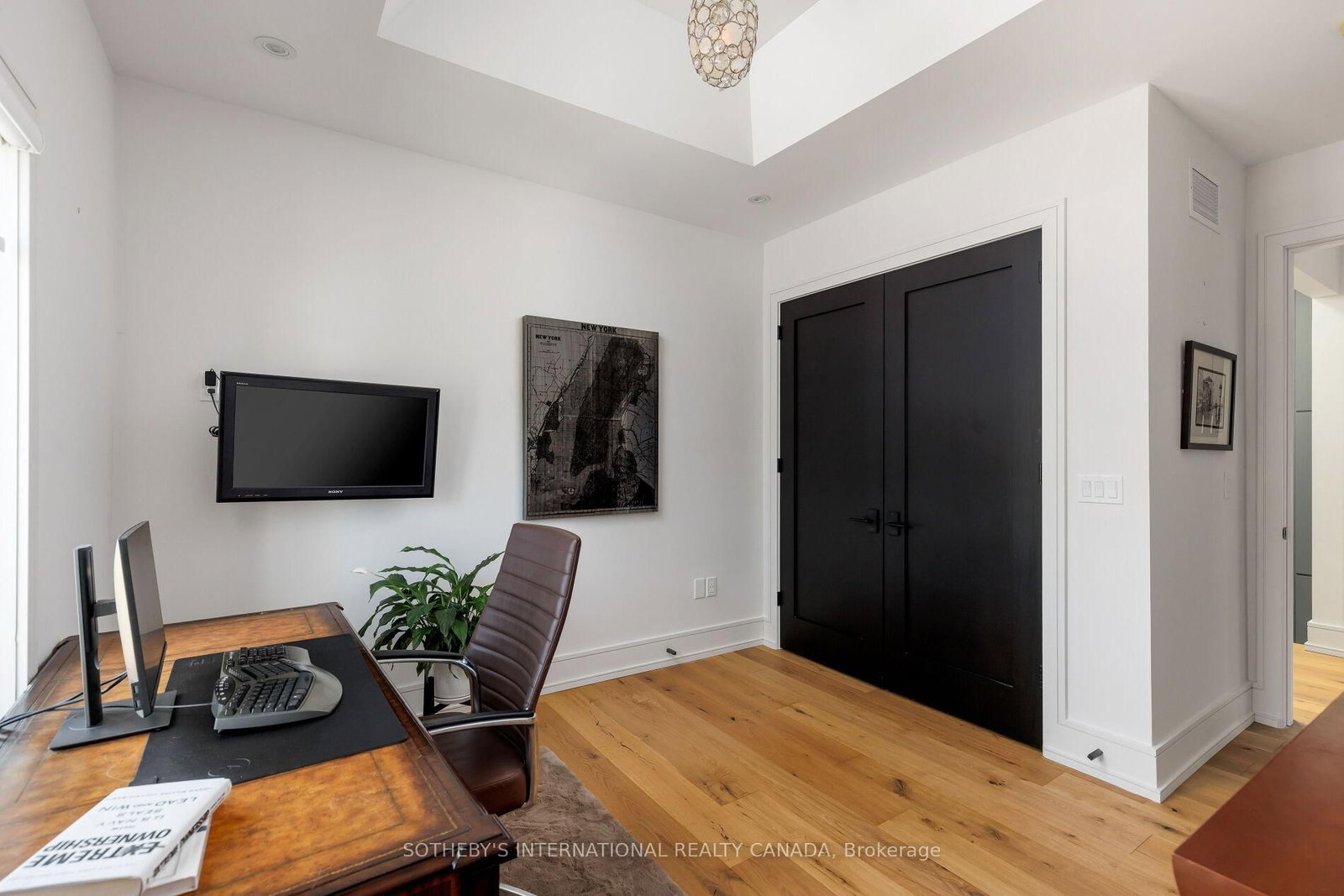 85 Kingsway Crescent • Toronto, ON photo 30