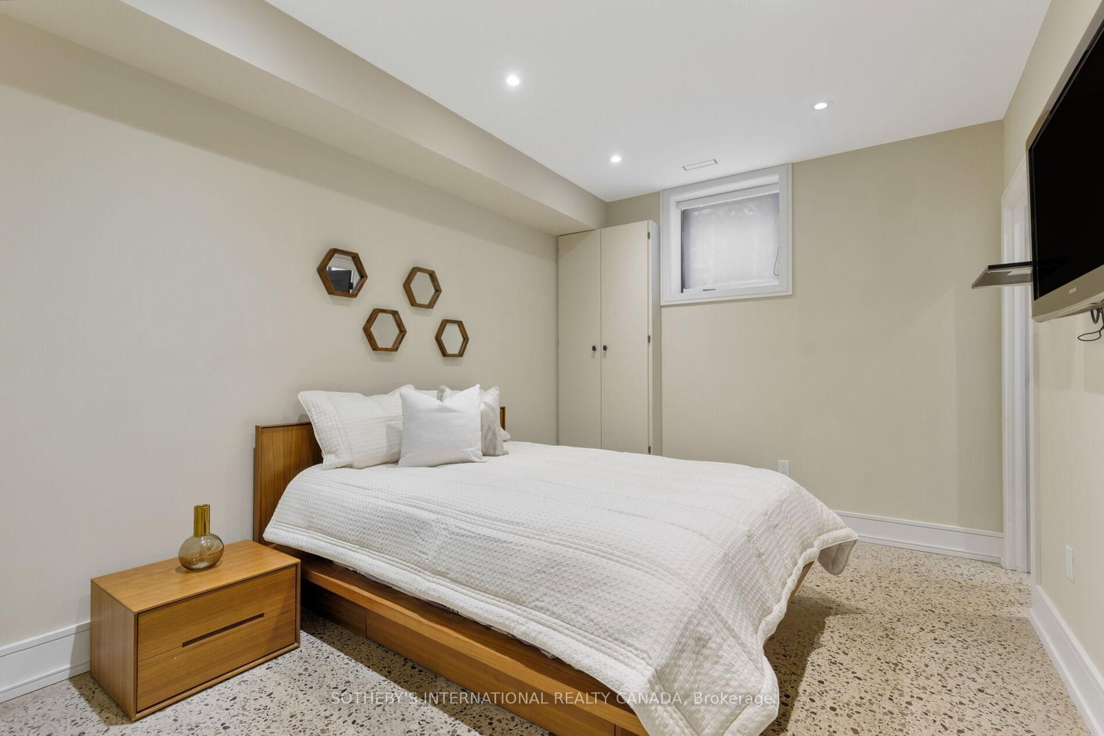 85 Kingsway Crescent • Toronto, ON photo 42