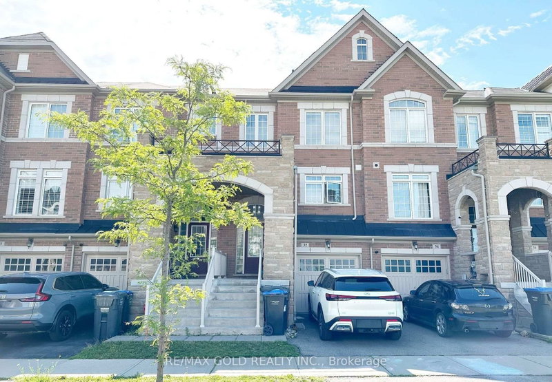 32 Rockman Crescent