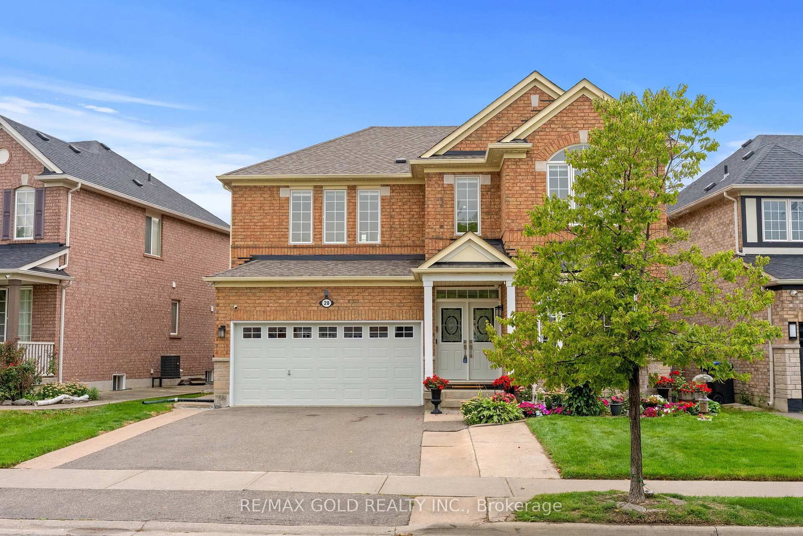 28 Bottomwood Street • Brampton, ON photo 3