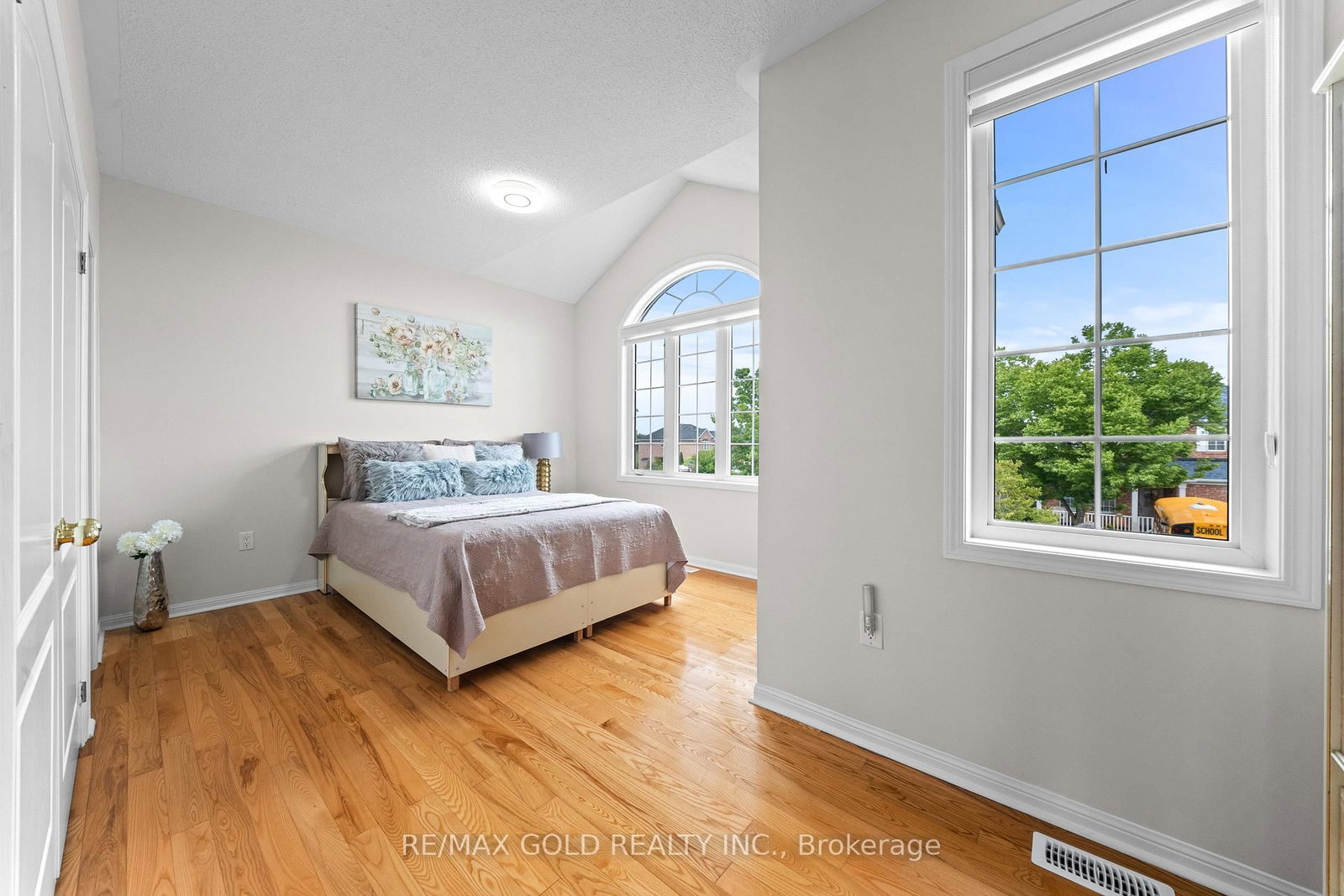 28 Bottomwood Street • Brampton, ON photo 34