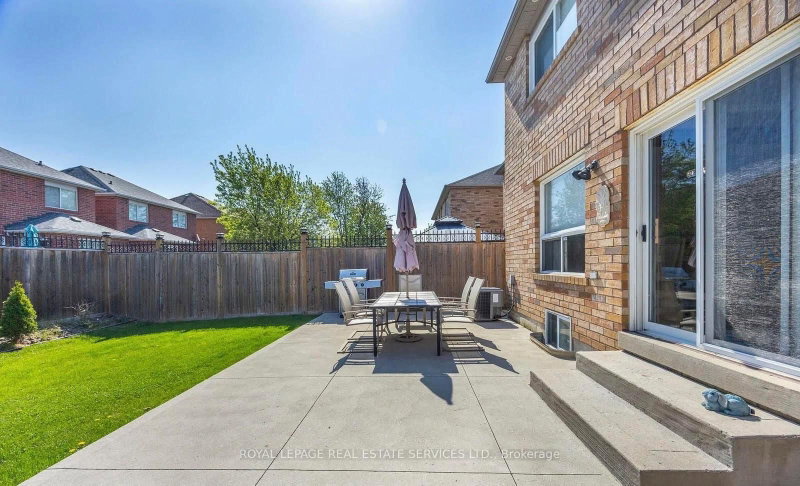 5859 Chalfont Crescent