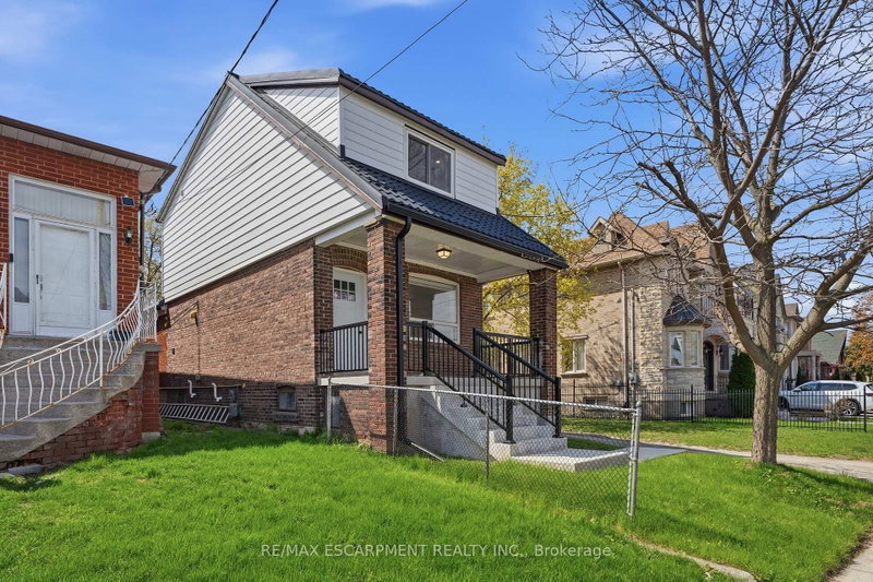 MAIN HOUSE UPPER - 1049 Glencairn Avenue