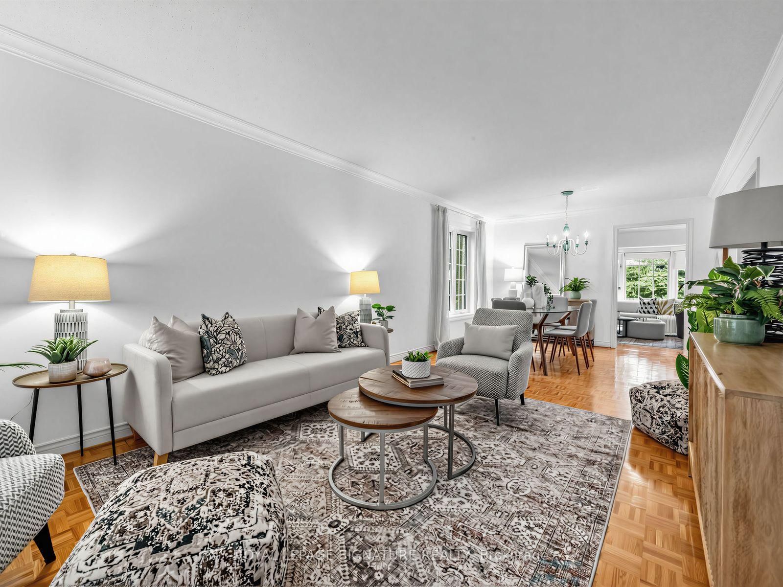 2865 Castlebridge Drive • Mississauga, ON photo 3