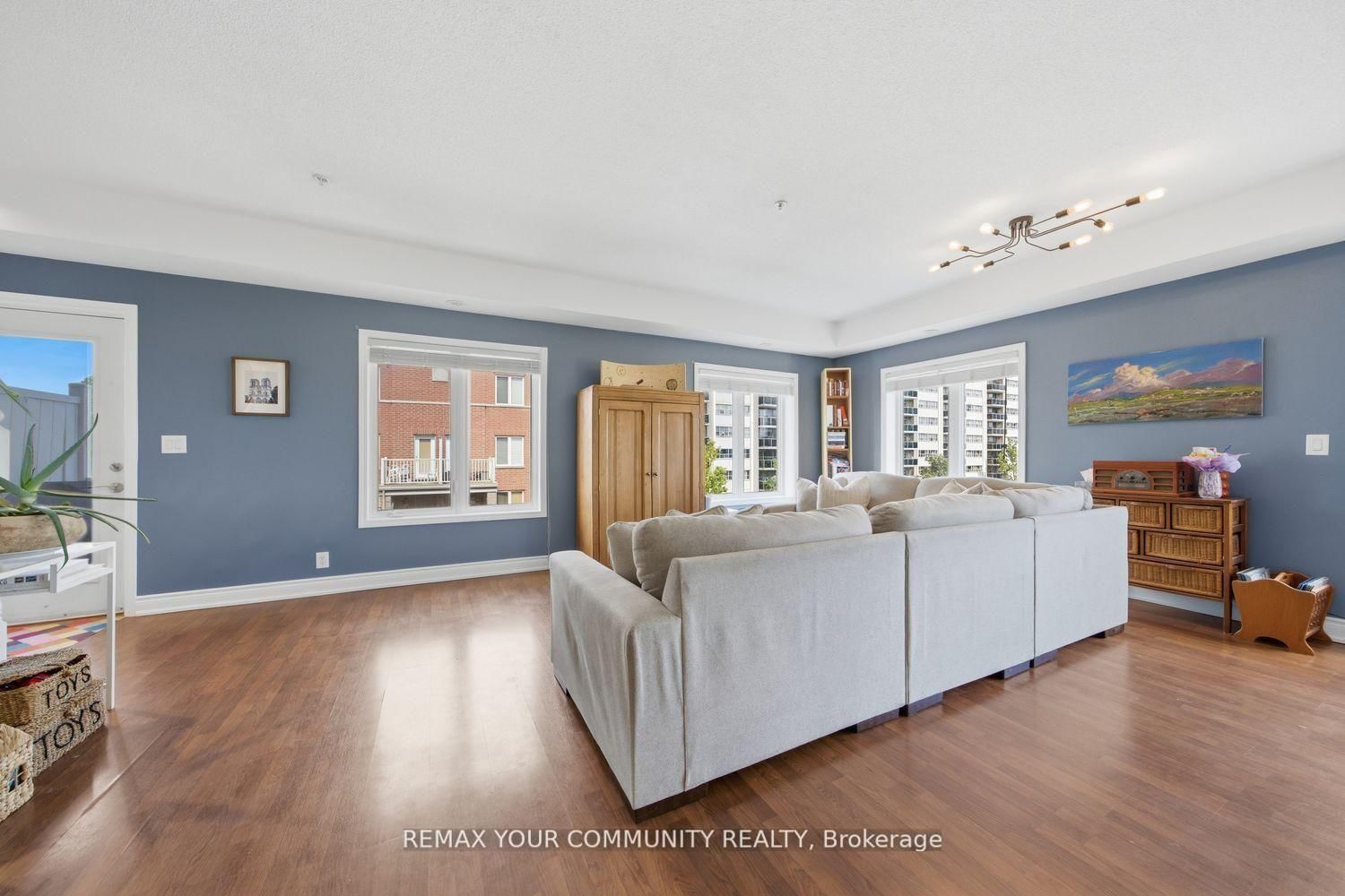 35 Richgrove Drive • ##204 • Toronto, ON photo 8