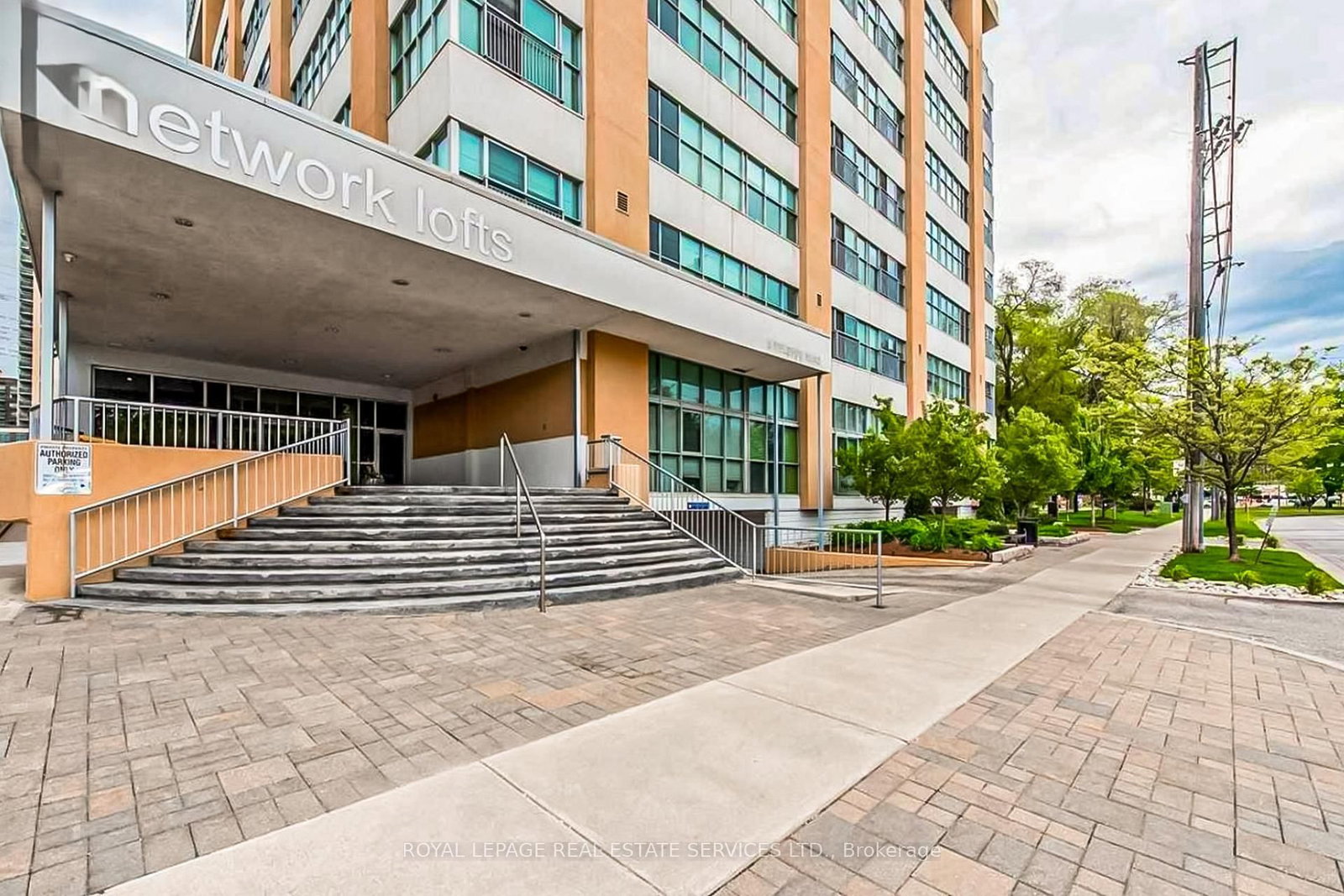2 Fieldway • #206 • Toronto, ON photo 3