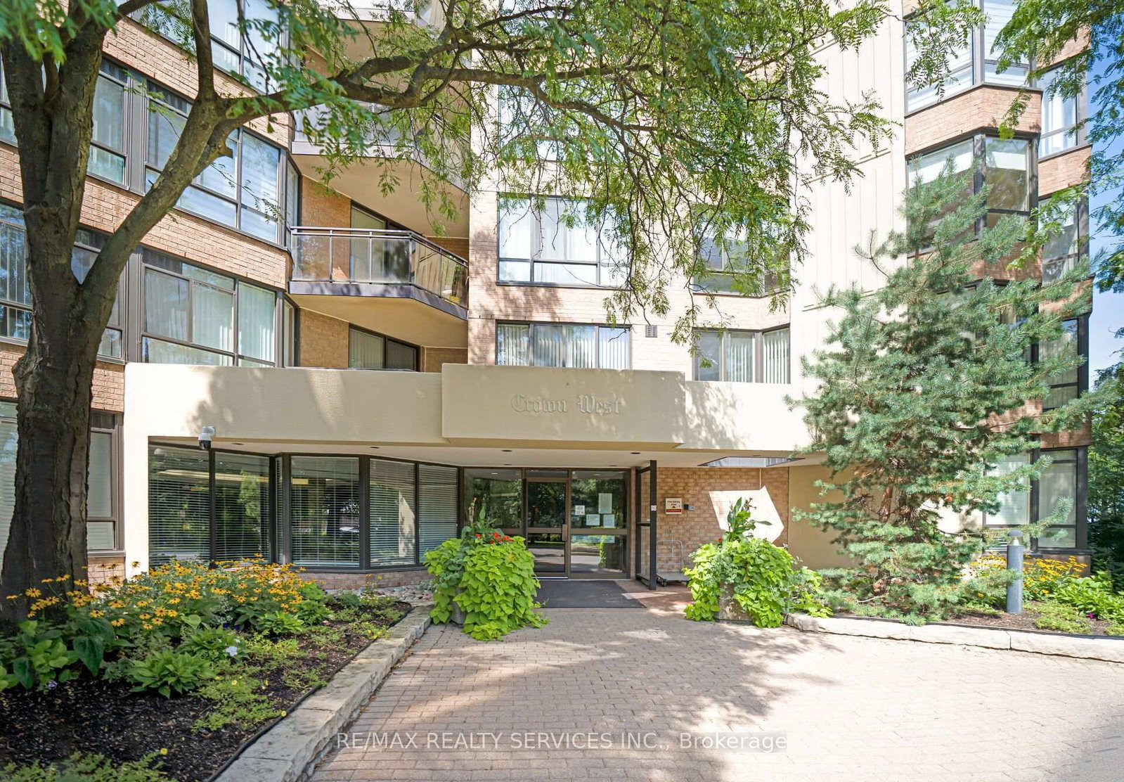 20 Cherrytree Drive • #1606 • Brampton, ON photo 4