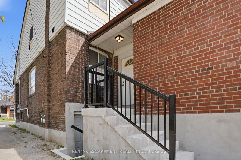 MAIN FLOOR - 1049 Glencairn Avenue