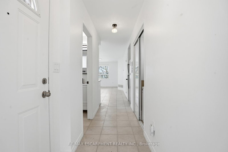 MAIN FLOOR - 1049 Glencairn Avenue