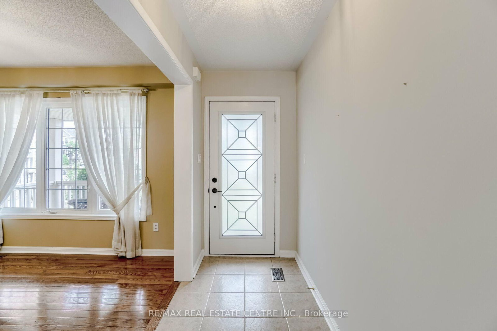 2298 Grand Oak Oakville,ON L6M 4X2 — Photo 4
