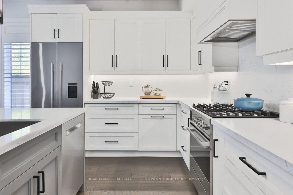 6 Iroquois Avenue • Mississauga, ON photo 5