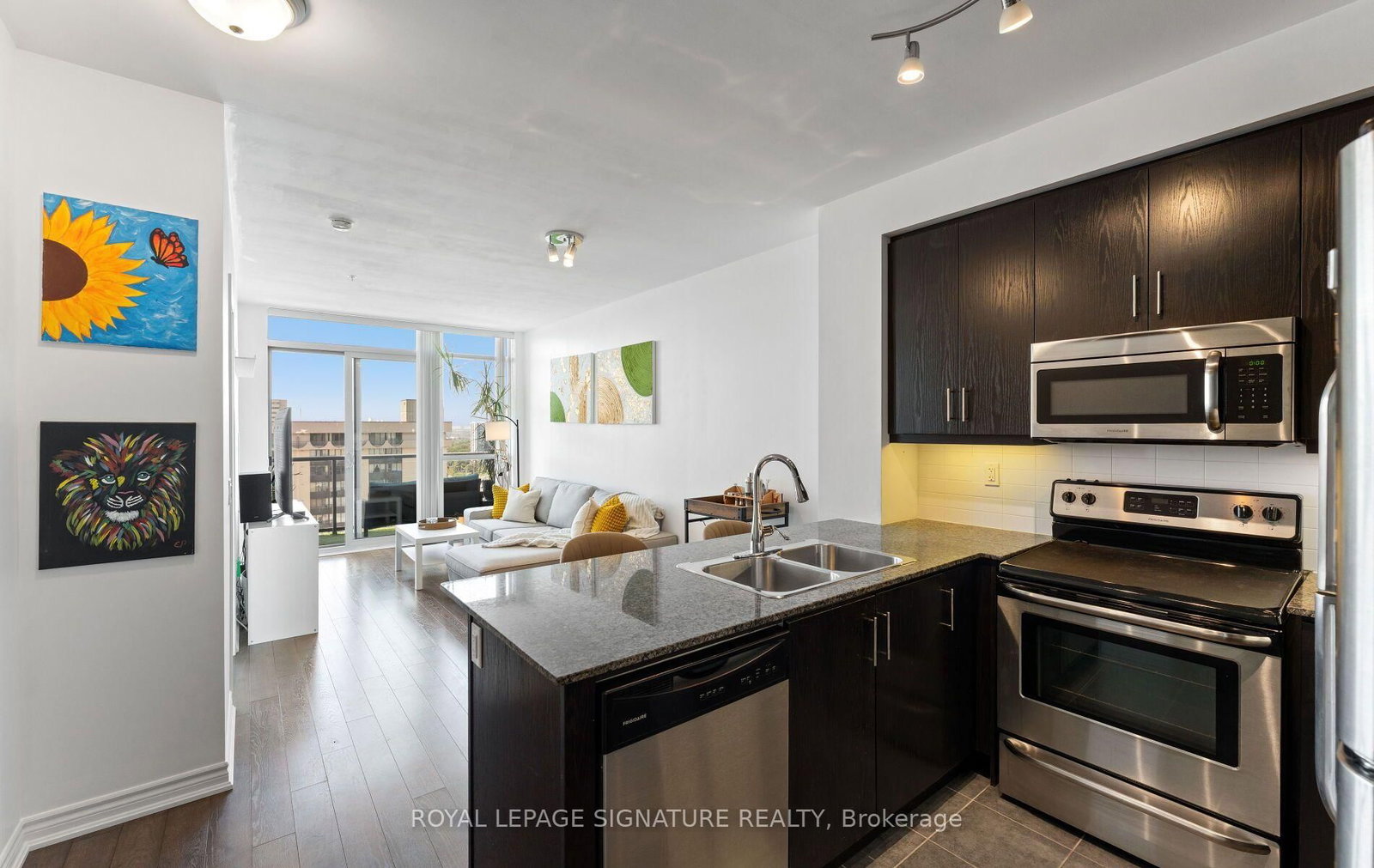 15 James Finlay Way • #1101 • Toronto, ON photo 10