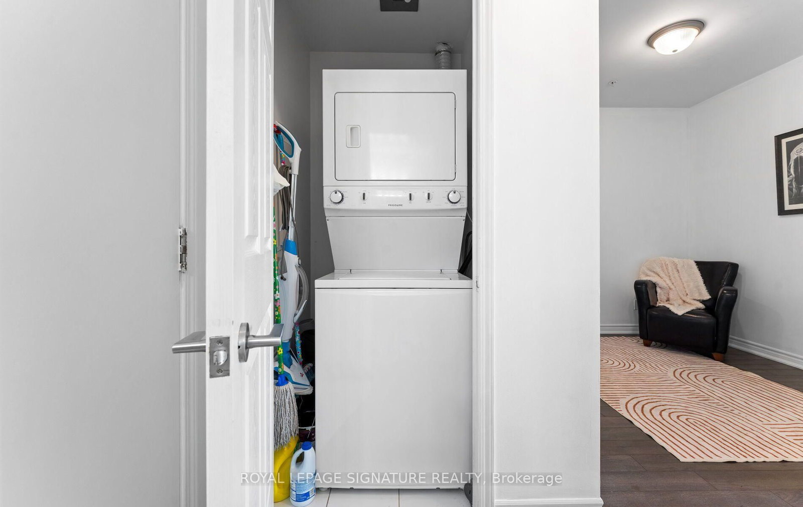 15 James Finlay Way • #1101 • Toronto, ON photo 24