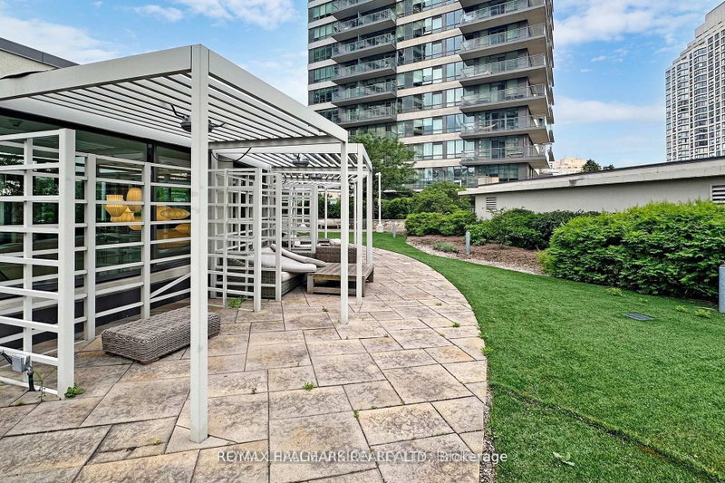 2907 - 2240 Lake Shore Boulevard W