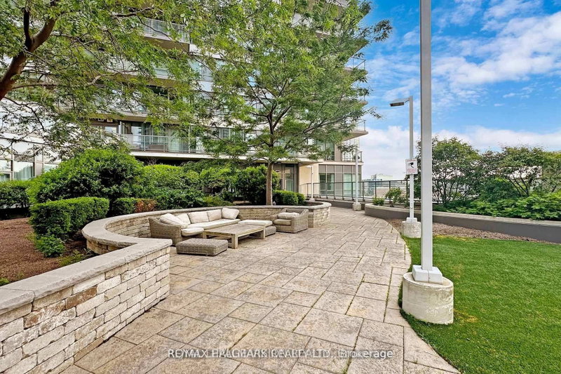 2907 - 2240 Lake Shore Boulevard W