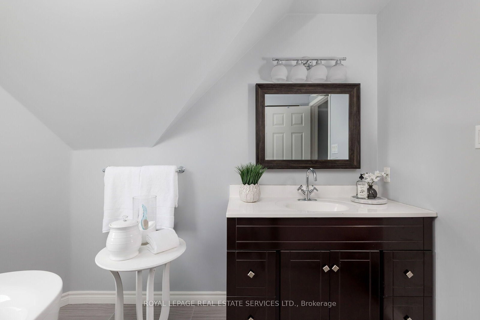 184 Gatwick Drive • Oakville, ON photo 24