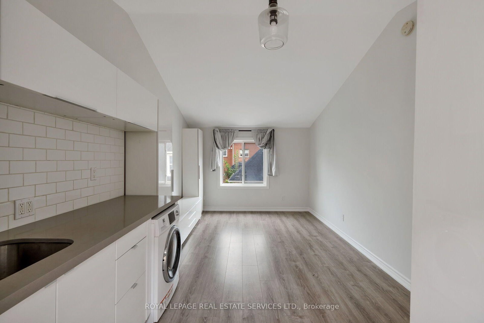 184 Gatwick Drive • Oakville, ON photo 34